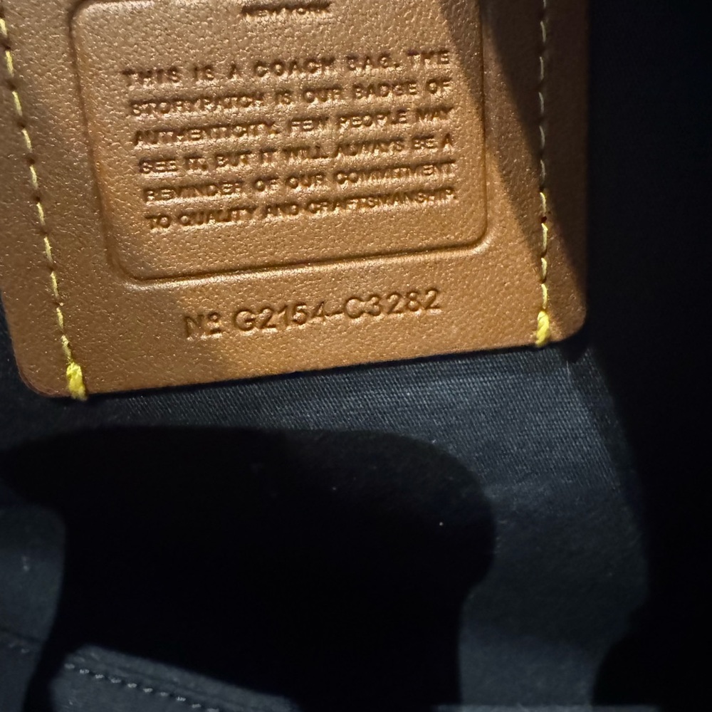 Coach Field Tote 30 - Picture 5 of 11